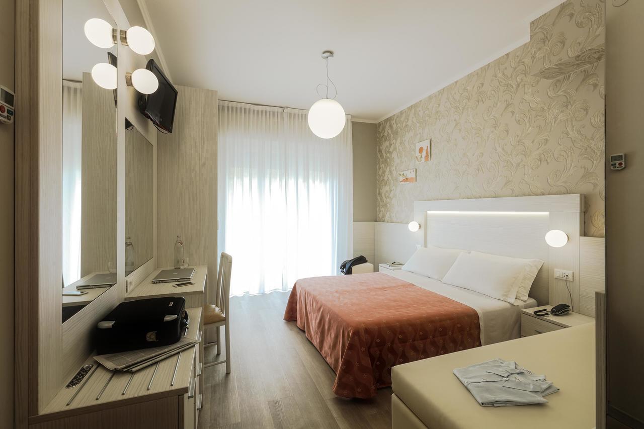 Hotel Ombretta Mare 리미니 외부 사진