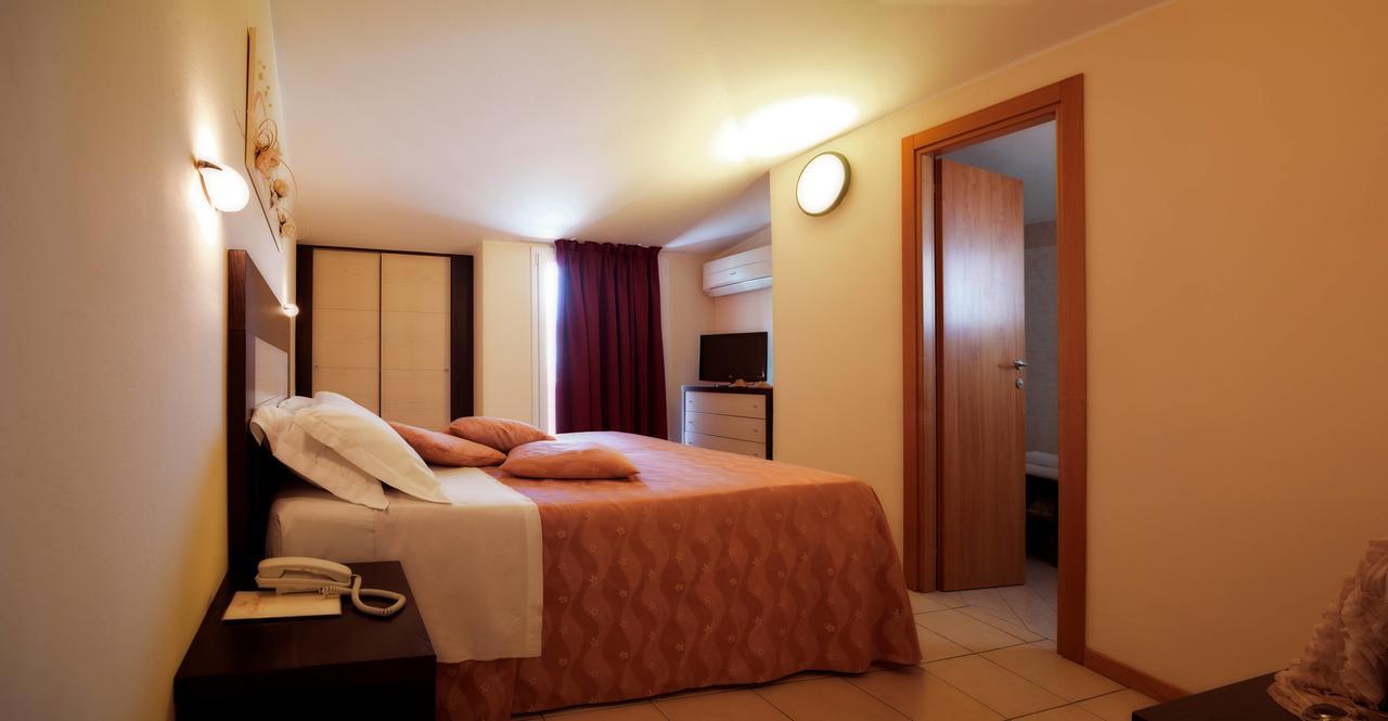 Hotel Ombretta Mare 리미니 외부 사진