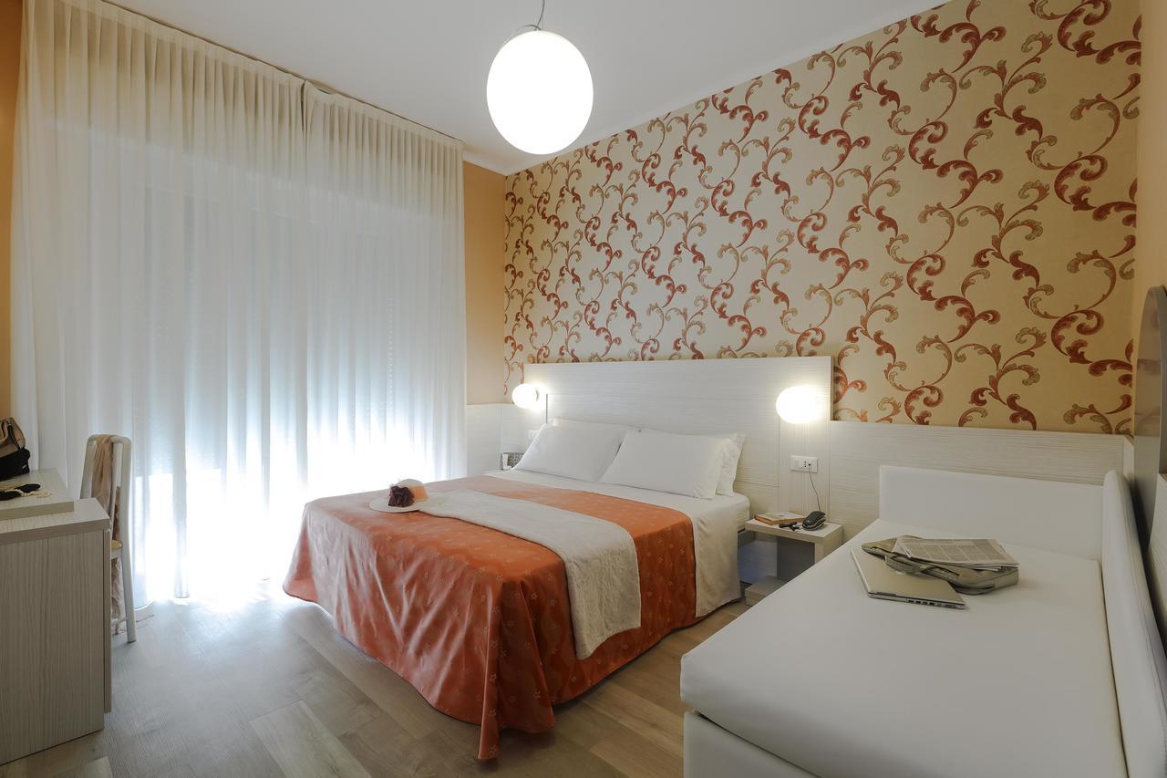 Hotel Ombretta Mare 리미니 외부 사진